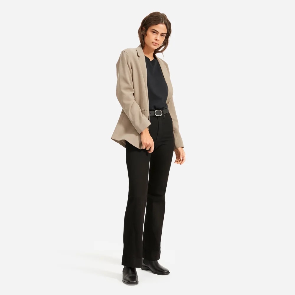 EVERLANE - The Modern Flare Jean in Black